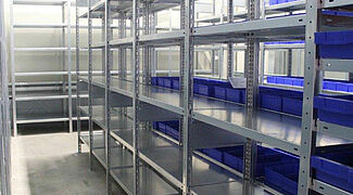 Rayonnage à tablettes de OHRA